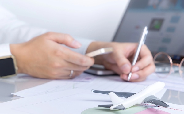 Surcharge carburant : les agents de voyages demandent plus de transparence