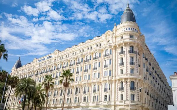 L'hôtellerie française portée par Paris et la Côte d'Azur en avril 2026