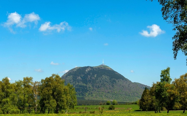 Évacuation réussie du puy de Dôme après un incendie lors de la première des Nocturnes