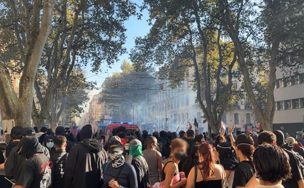Violences du 17 octobre : « Il ne suffit pas de montrer de belles images pour effacer les précédentes »