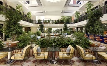 Le patio, partiellement couvert, joue le rôle de piazza intérieure  - Photo : W Hotels