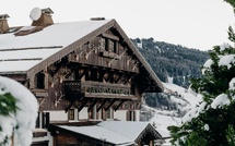 À Megève, les Chalets du Mont d’Arbois rouvriront le 19 décembre 2025 - Photo : Les Chalets du Mont d’Arbois