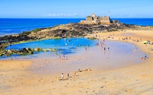 Vacances d'été : 61 % des Français prévoient de rester en France