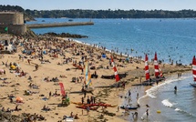 L’accès aux vacances : un droit inachevé totalement abandonné par les politiques français !