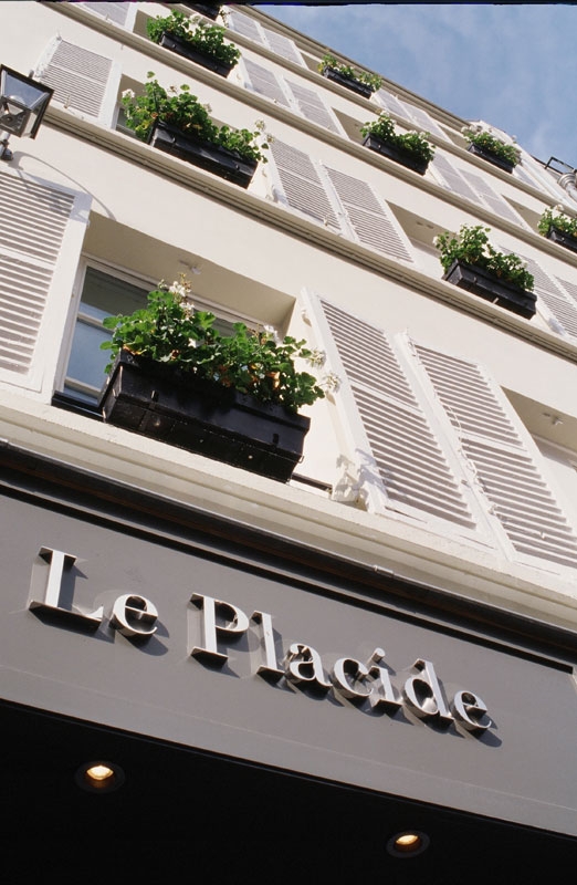 Façade de l'hôtel Le Placide