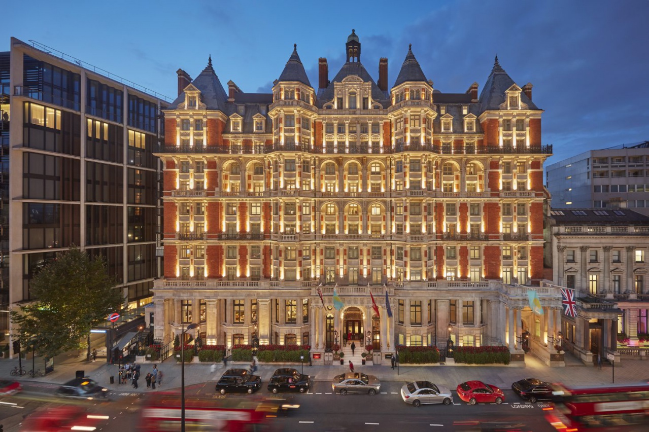london-2017-exterior-facade-dusk
